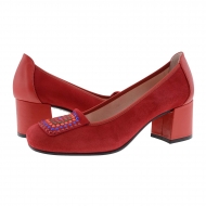 Zapatos piel ante rojo con tachas de colores